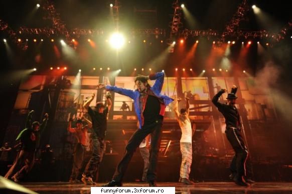 aceasta e cand facea pentru turneul din 2009  in londra . michael jackson!